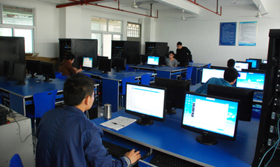 信息工程學(xué)院計(jì)算機(jī)網(wǎng)絡(luò)實(shí)訓(xùn)室 專業(yè)技術(shù)服務(wù)賦能實(shí)踐教學(xué)與創(chuàng)新